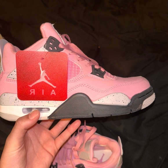 Jordan retro 4’s - Picture 7 of 8
